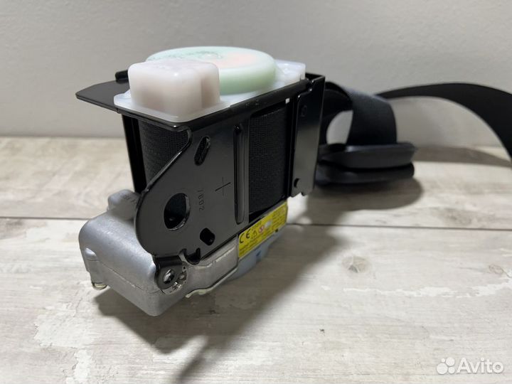 Ремень безопасности задний LX 570 LC200