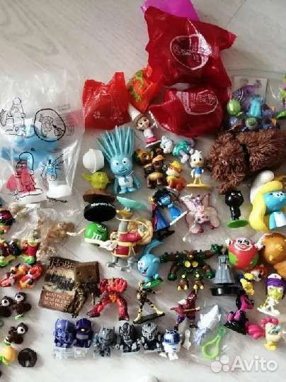 Киндер игрушки. 8 фото разных. цены разные