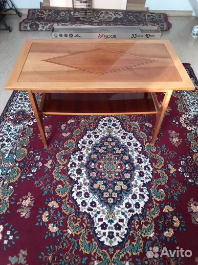 Журнальный столик