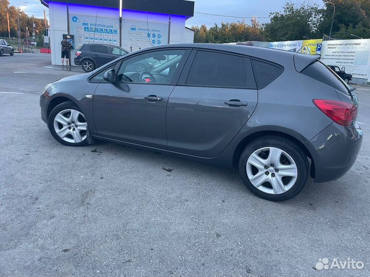 Opel Astra 1.6 МТ, 2011, 191 000 км