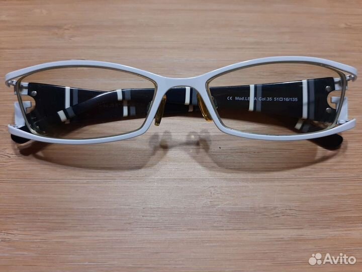 Очки Genesis, Levis, Nuud