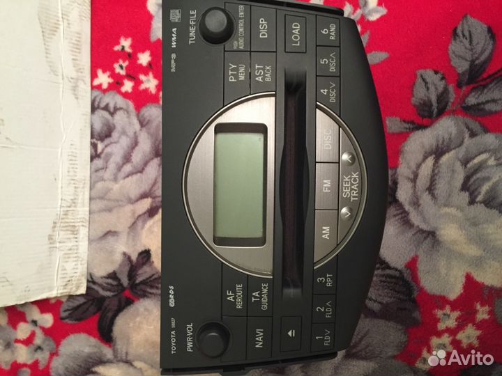 Продаю магнитофон от рав4