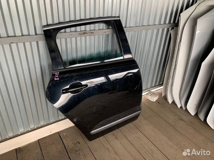 Дверь задняя правая Peugeot 3008