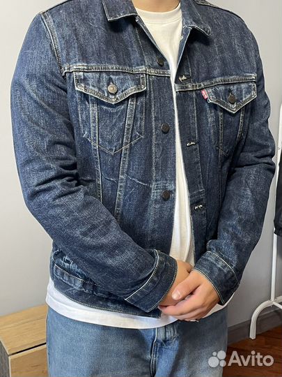 Джинсовая куртка levis