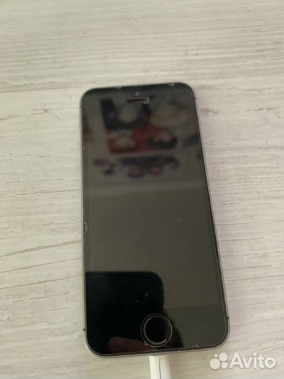Телефон iPhone se