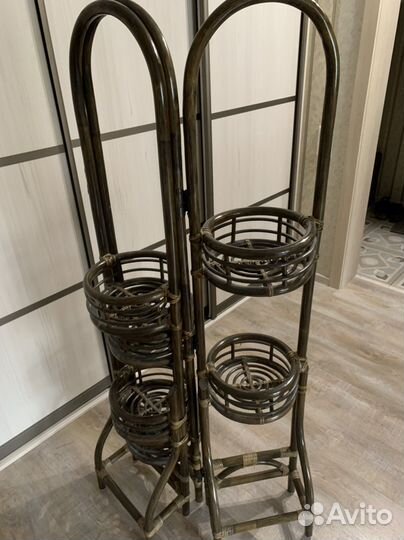 Подставка из ротанга для цветов