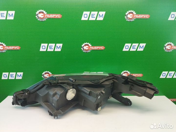 Фара правая Toyota Camry 8 хв70 2017