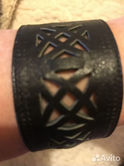 Кожаный браслет