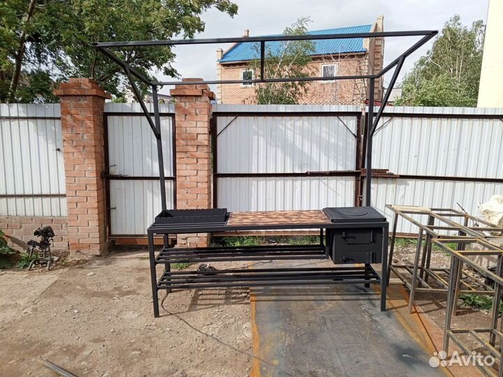 Мангал с печью под казан и крышей