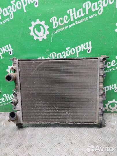 Радиатор охлаждения Renault Logan 1