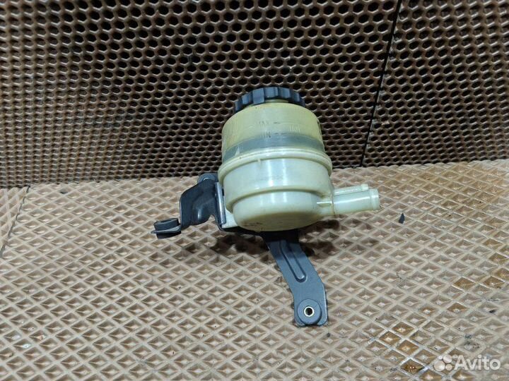 Бачок гидроусилителя руля Toyota Mark Ii GX110