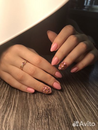 Педикюр, маникюр, наращивание ногтей