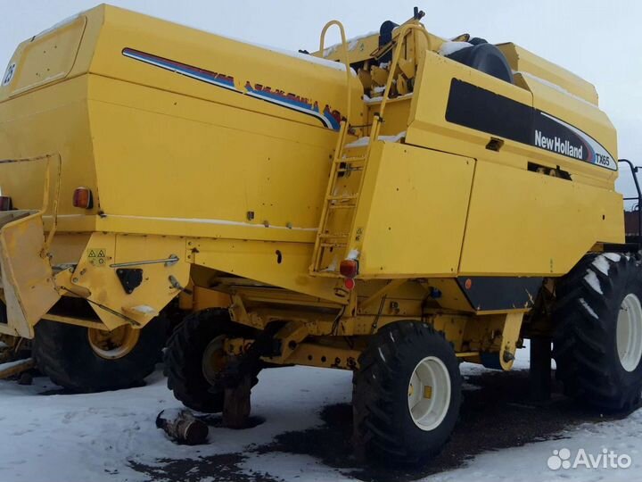 Комбайн New Holland TX, 2004