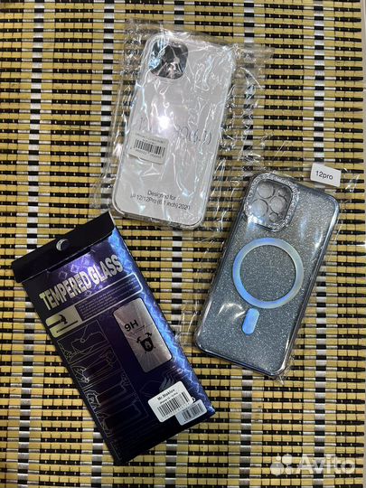 Чехлы и защитное стекло на iPhone 12 и 12 pro