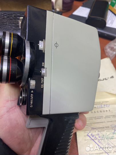 Антикварный Киносъемочный аппарат Экран4