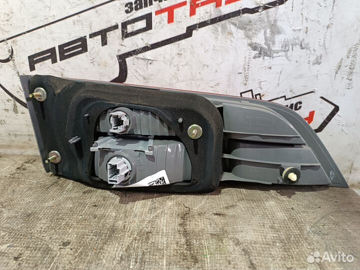 Фальшпанель honda elysion RR1 RR2 RR3 RR4 4150 правая 34151SJK003 XA5375Z