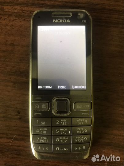 Nokia E52