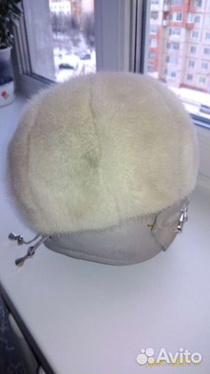 Берет, можно как шапка. Уши закрывает, глубокая. Т