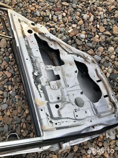 Задняя правая дверь на Mitsubishi Lancer VII,Лансе