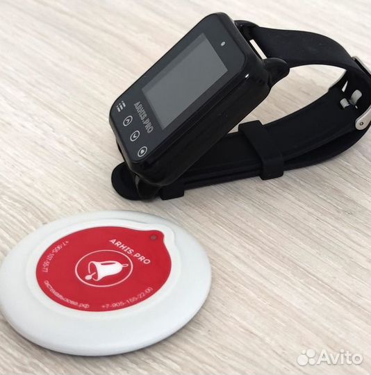 Кнопка вызова персонала и влагозащищенные часы