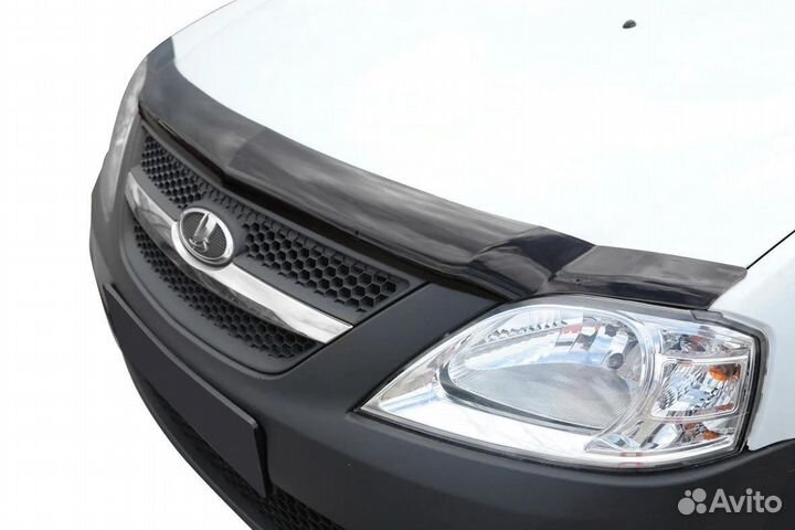 Мухобойка LADA Largus и Renault Logan