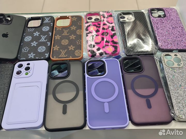 Защитные стекла и чехлы iPhone 15 Pro Max