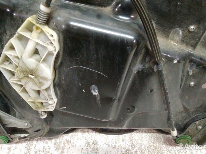Стеклоподъемный механизм передний левый Volkswagen