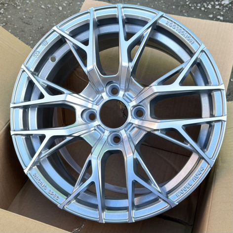 Литые диски Sakura Wheels 181 6.5×R15 4×100