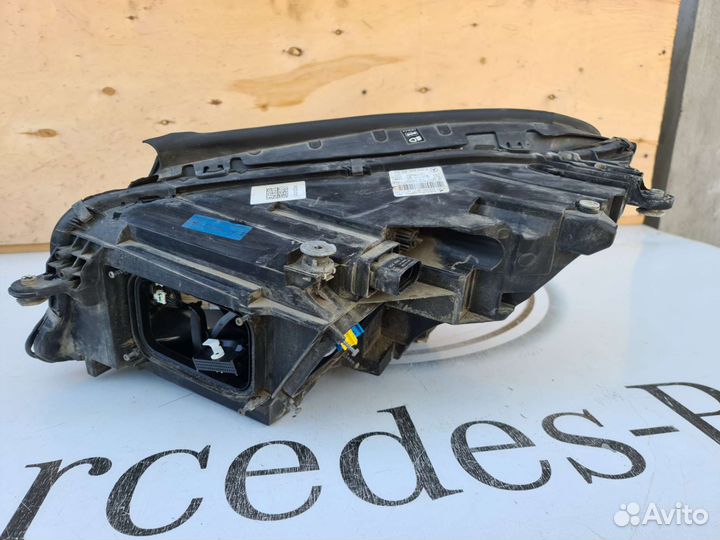 Передняя правая фара Mercedes W222