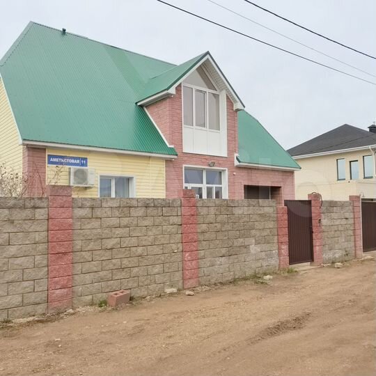 Дом 246 м² на участке 15 сот.