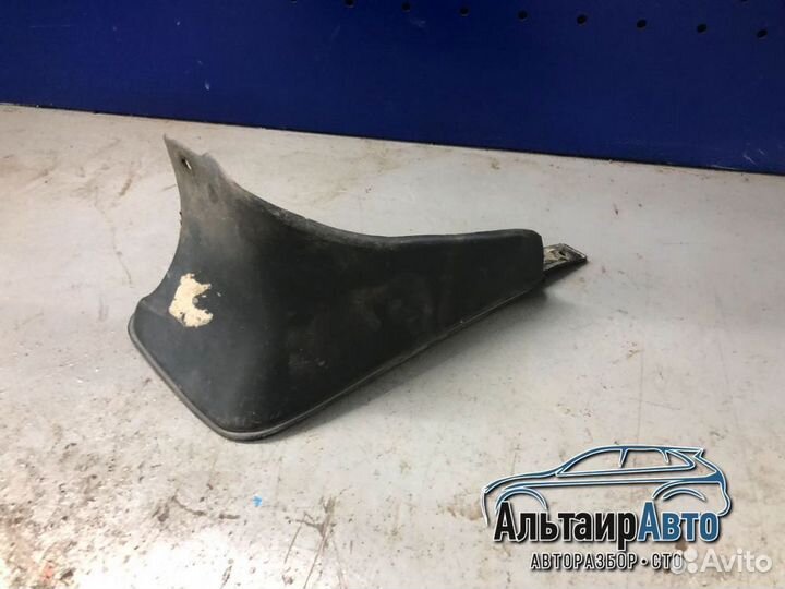 Передние брызговики Toyota Corolla E150 (Бронь )