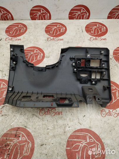 Декоративная накладка торпедо передняя левая