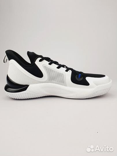 Баскетбольные кроссовки strobbs