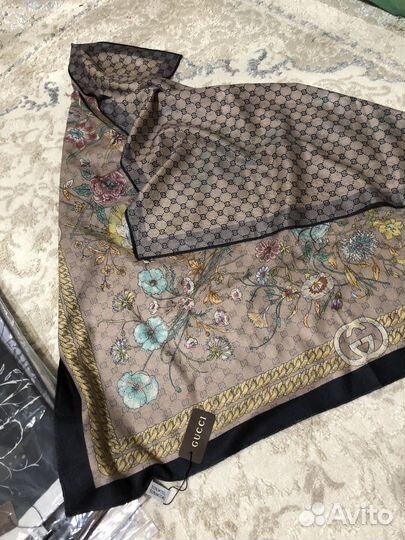 Женские шарфы и платки