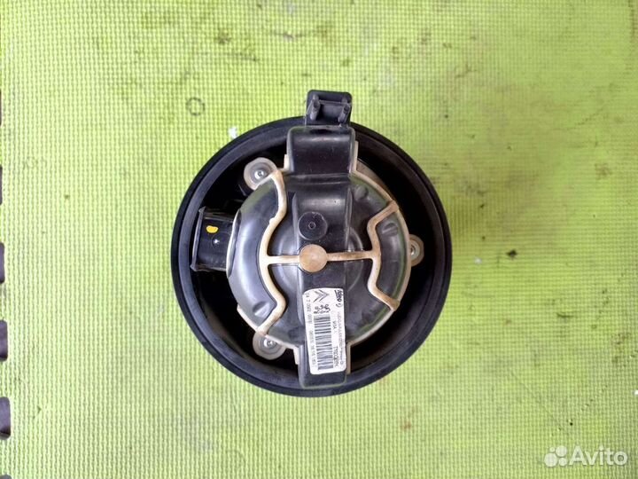 Моторчик печки Пежо 308