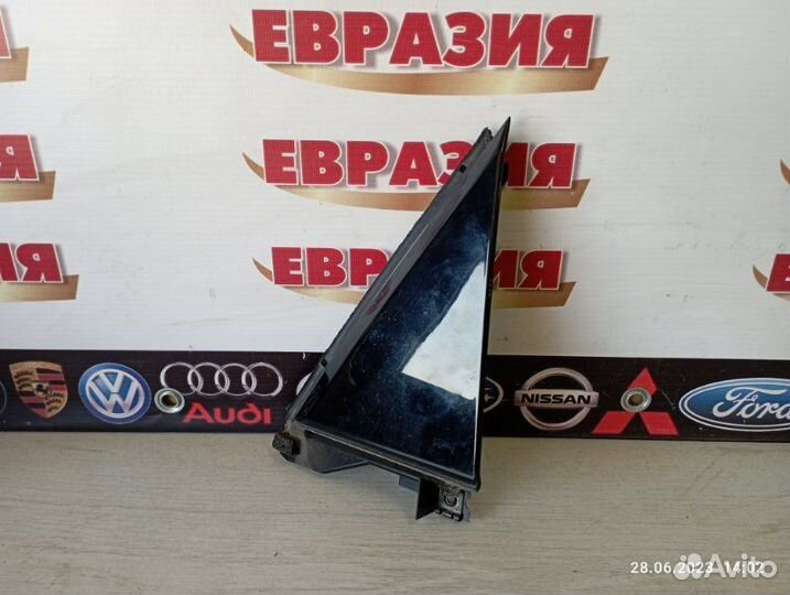 Уголок двери задний правый Lexus Rx350 2010