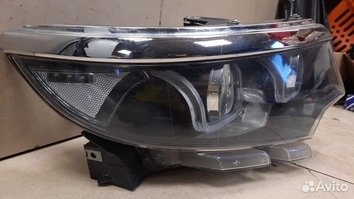 Фара передняя правая Ford Edge