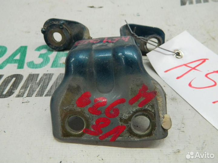 Петля двери задней левой нижняя для Mazda 626 4 1992-1997г