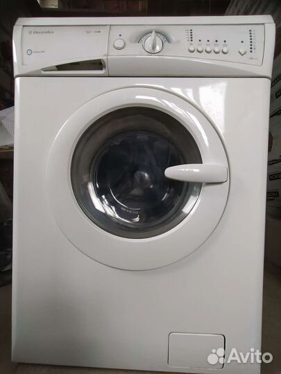 Стиральная машина Electrolux EWS1020