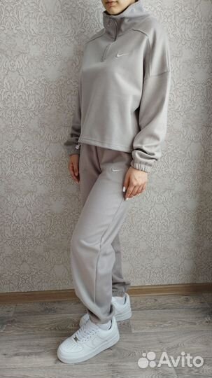 Спортивный костюм женский