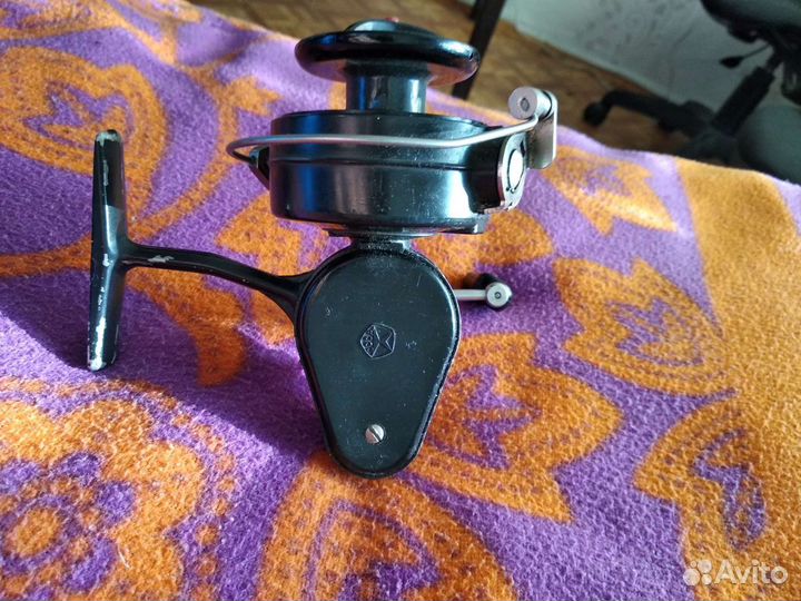 Катушка безинерционная рыбаловная