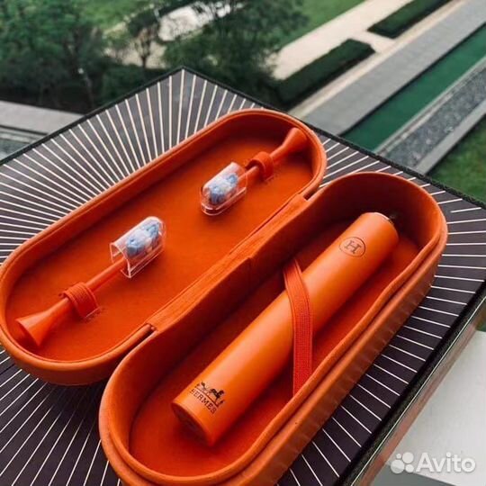 Электрическая зубная щетка hermes