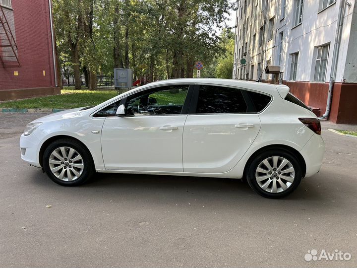 Opel Astra 1.6 AT, 2011, 200 108 км