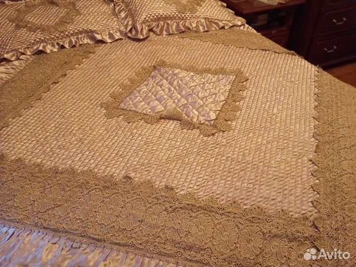 Комплект шёлковый на 2 х спальную кровать бу