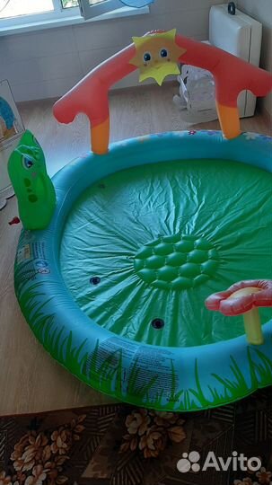 Детский надувной бассейн с горкой бу