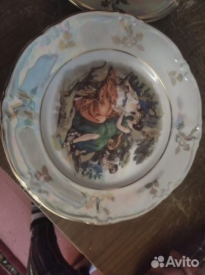 Тарелки от сервиза Мадонна