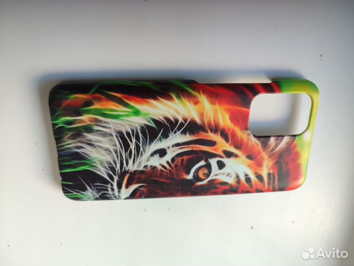 Чехлы на телефоны