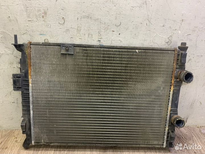Радиатор двс Nissan Qashqai кроссовер 2009