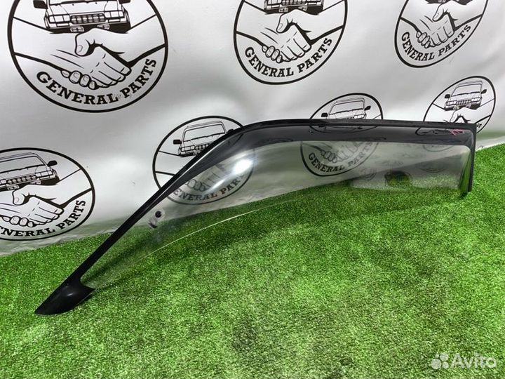 Ветровик на дверь передний левый Toyota Land