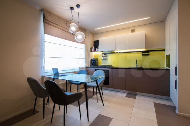 2-к. квартира, 88 м², 2/4 эт.